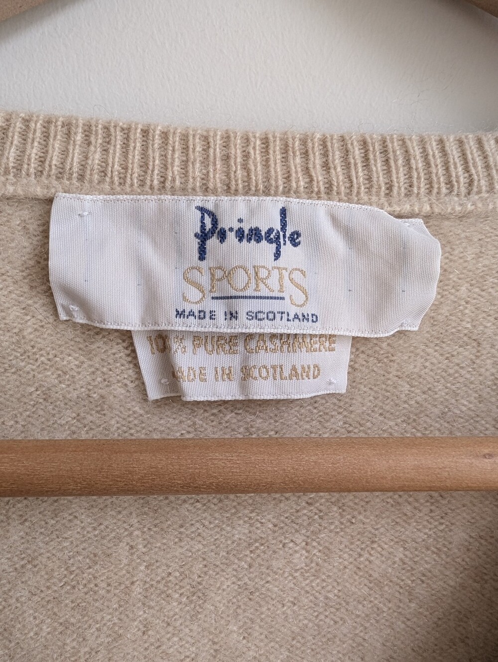 Pringle Of Scotland 100% Cashmere Approx Large V Neck Cream Sweater - Picture 5 of 14